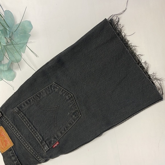 Levi’s red tab black demin skirt - Picture 2 of 7